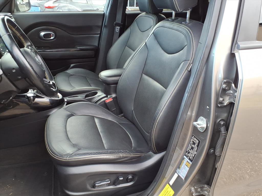 Used 2015 Kia Soul + w/ Primo Package image 16