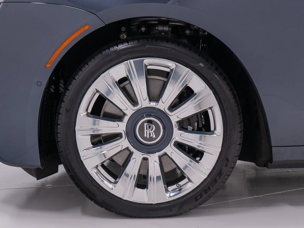 Certified 2023 Rolls-Royce Ghost Extended Wheelbase w/ Ghost Package AWD/4WD image 51