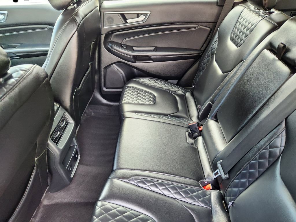 Used 2024 Ford Edge Titanium image 12