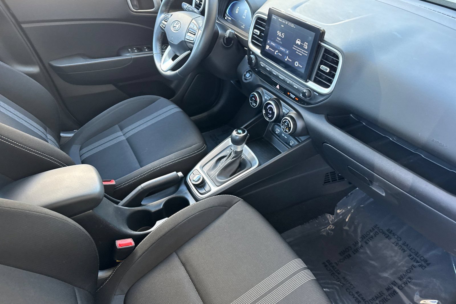 Used 2025 Hyundai Venue SEL FWD image 17