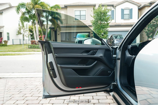 Used 2024 Porsche Taycan GTS image 15