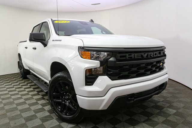 Used 2024 Chevrolet Silverado 1500 Custom image 3