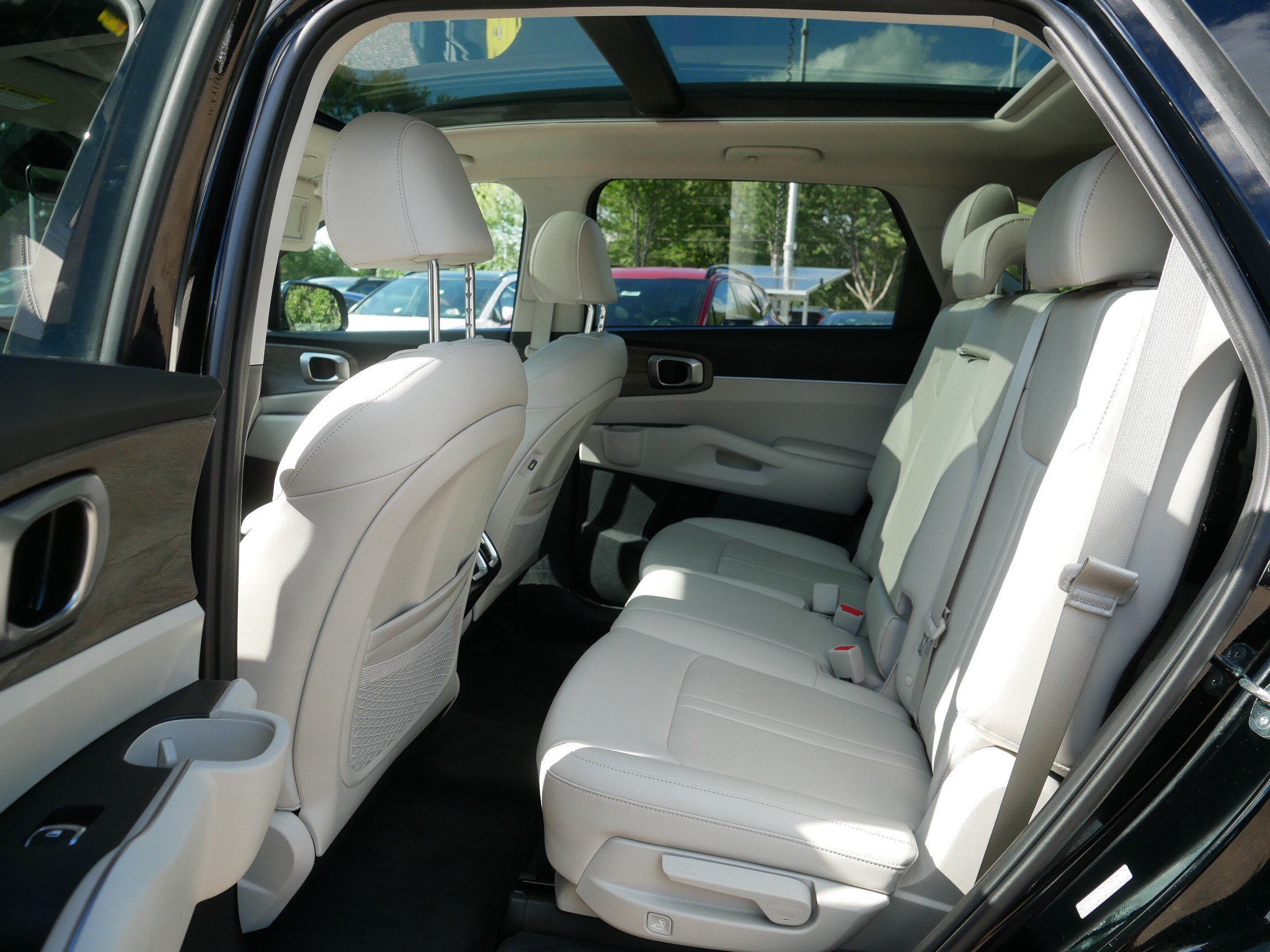 Certified 2023 Kia Sorento S w/ Panoramic Sunroof Package AWD/4WD image 36