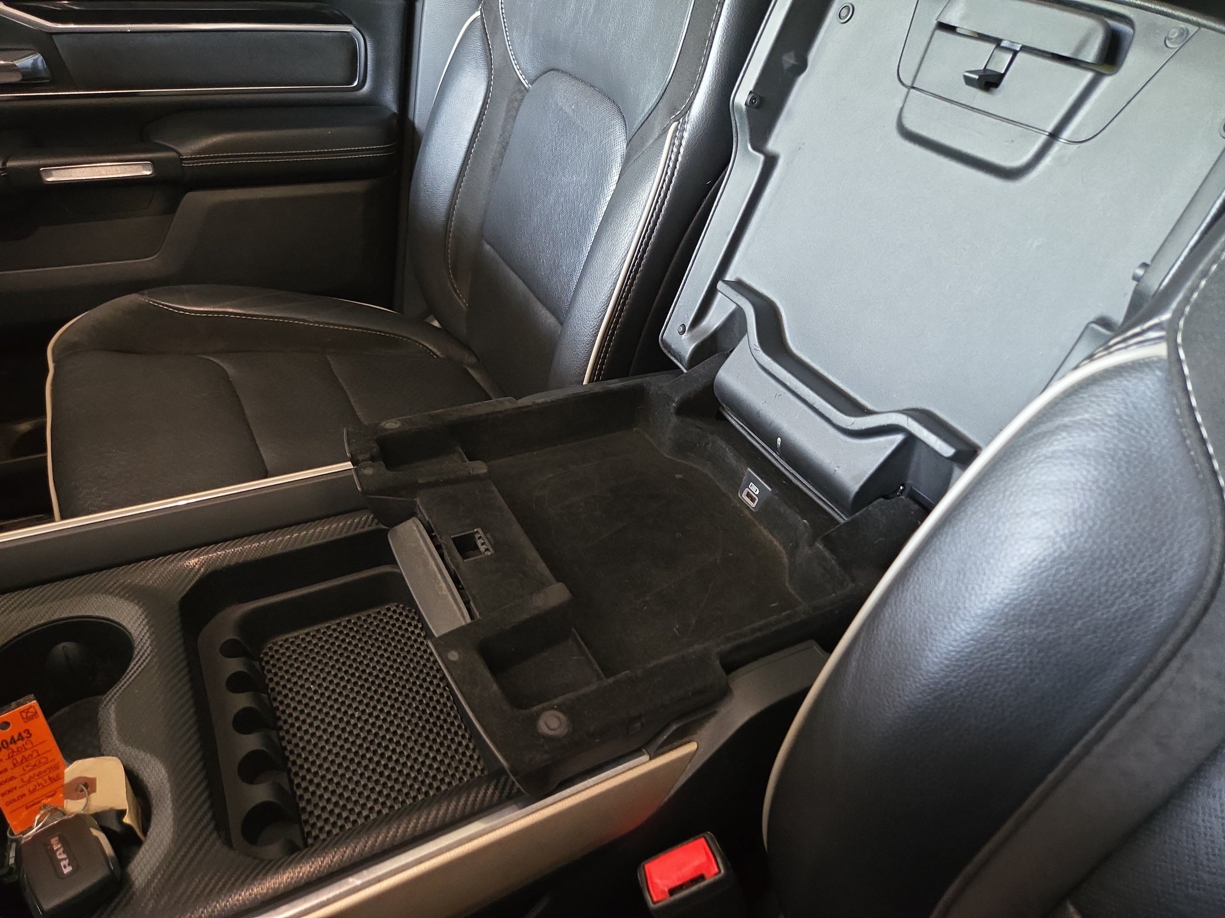Used 2019 RAM 1500 Laramie AWD/4WD image 29