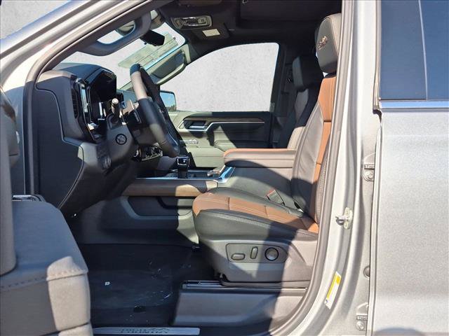 New 2026 Chevrolet Silverado 1500 High Country w/ Technology Package AWD/4WD image 4