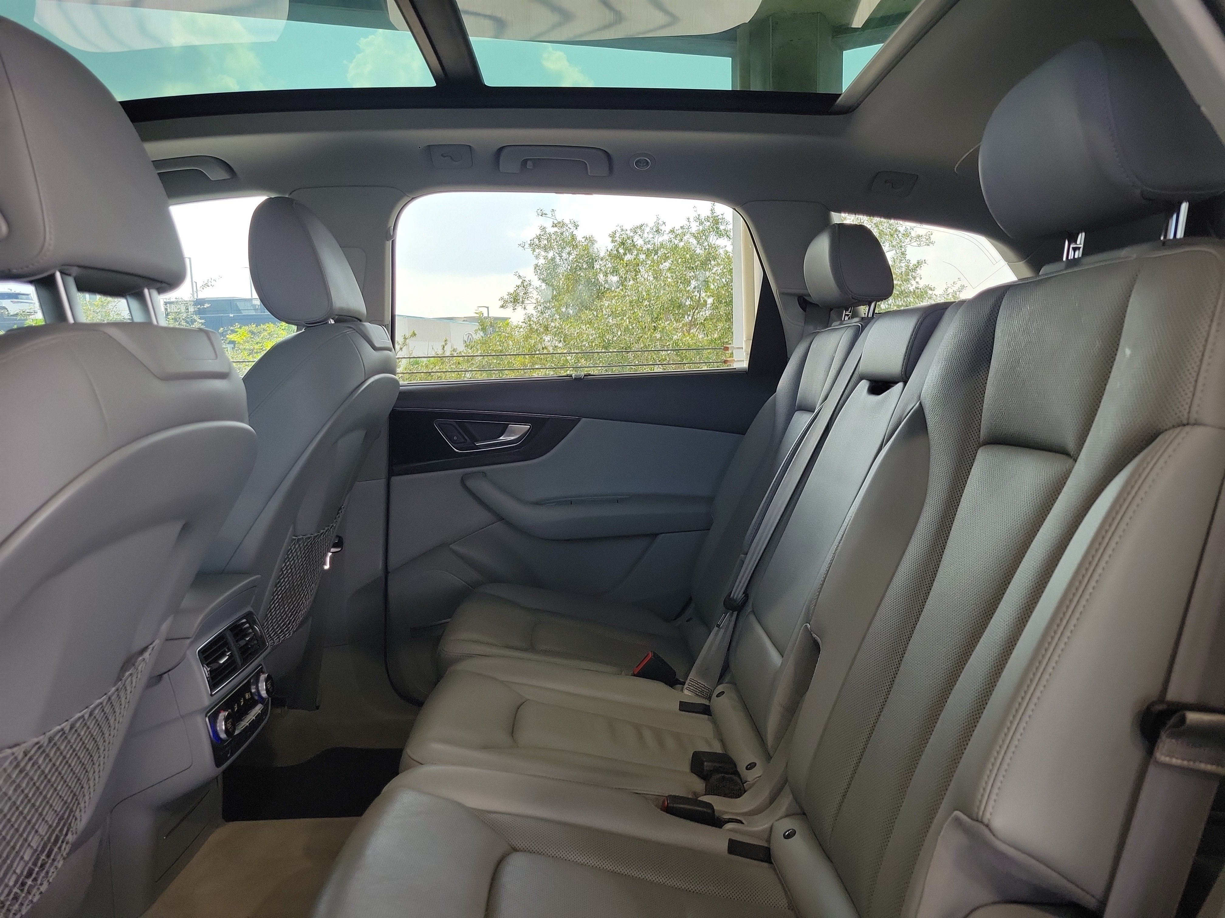 Used 2017 Audi Q7 3.0T Prestige AWD/4WD image 9