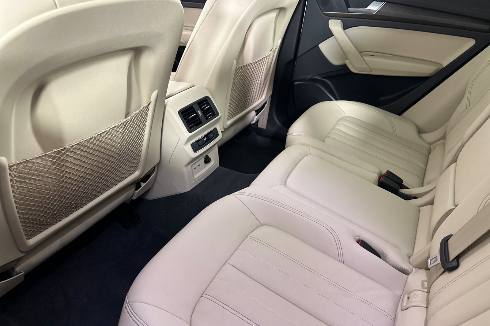 Used 2023 Audi Q5 2.0T Premium w/ Convenience Package image 11