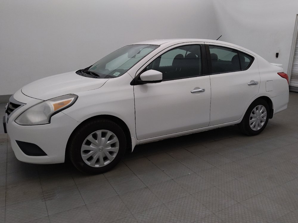 Used 2017 Nissan Versa SV FWD image 2