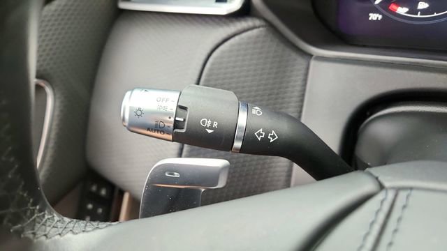 Used 2021 Land Rover Range Rover Velar R-Dynamic S image 45