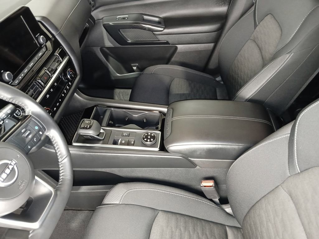 Used 2023 Nissan Pathfinder SV image 18