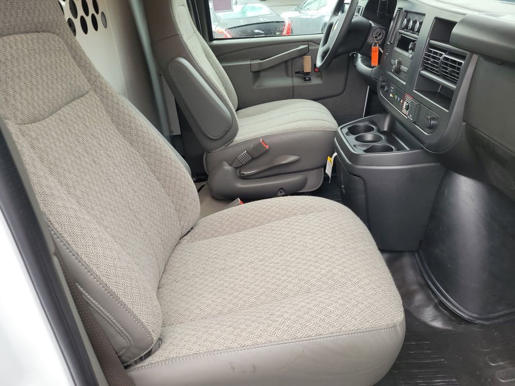 New 2025 Chevrolet Express 2500 w/ Driver Convenience Package image 25