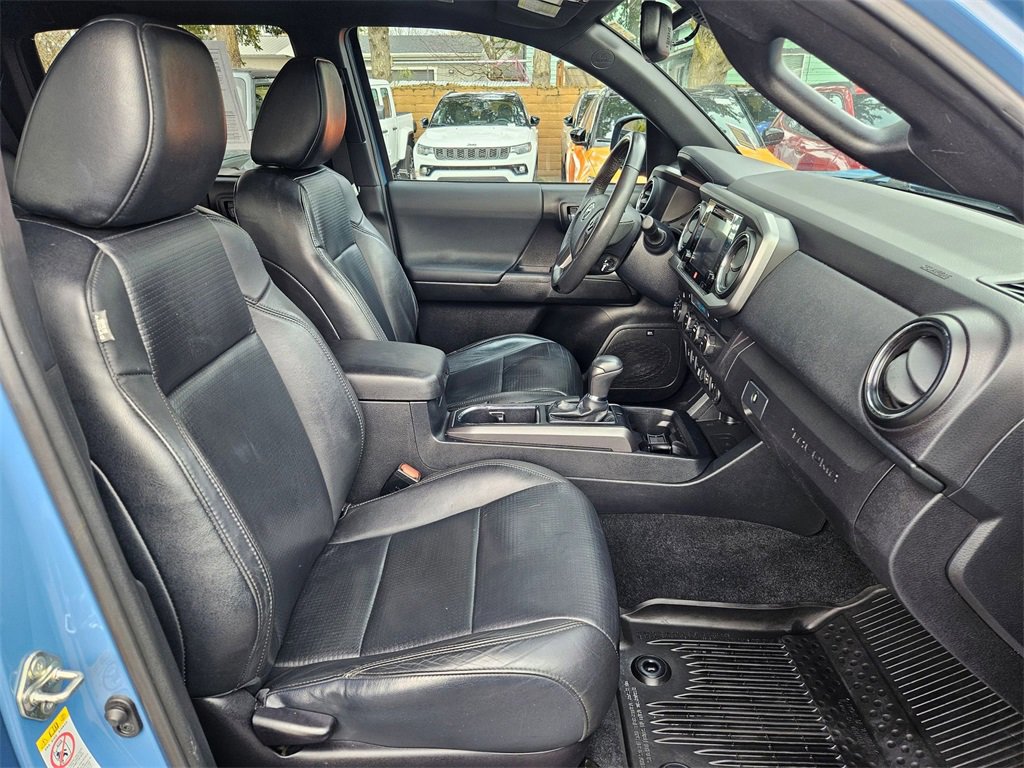 Used 2019 Toyota Tacoma TRD Off-Road image 18