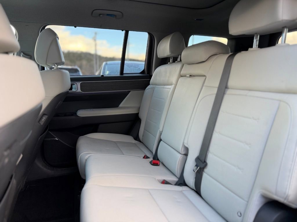 Used 2024 Hyundai Santa Fe Limited image 6