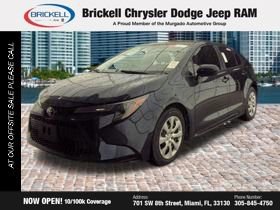 Used 2022 Toyota Corolla LE FWD image 2