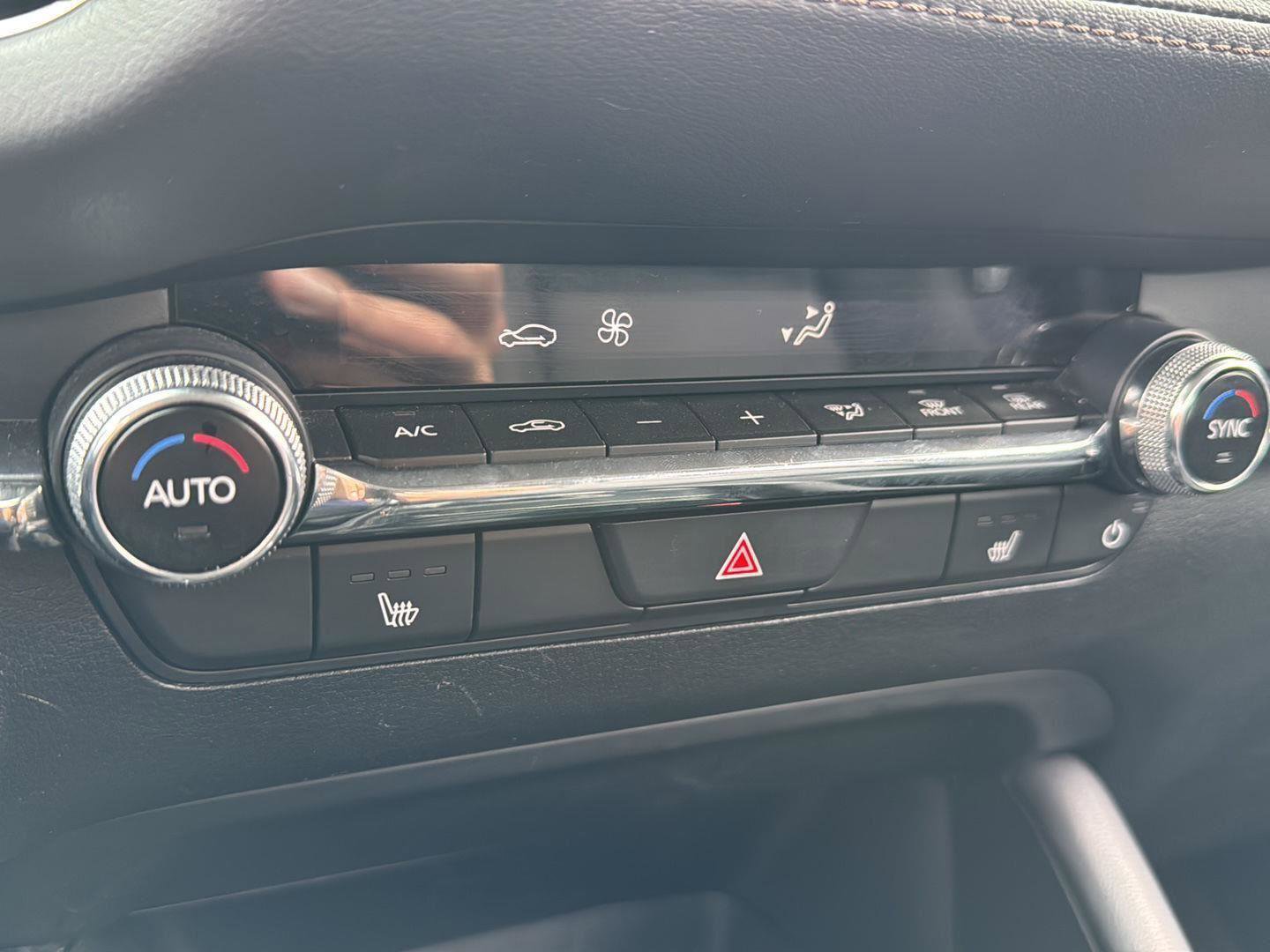 Used 2024 MAZDA MAZDA3 s image 23