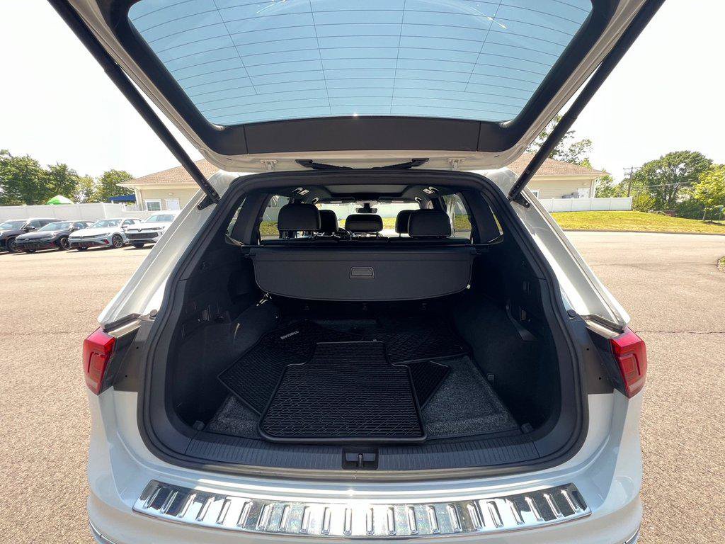 Certified 2022 Volkswagen Tiguan SEL R-Line AWD/4WD image 23