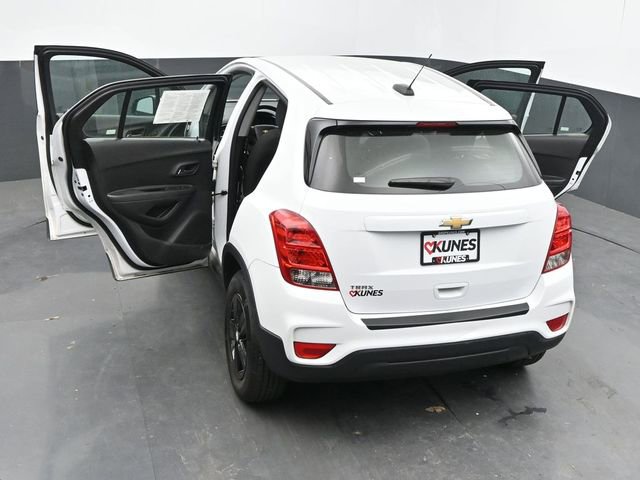 Used 2020 Chevrolet Trax LS FWD image 43