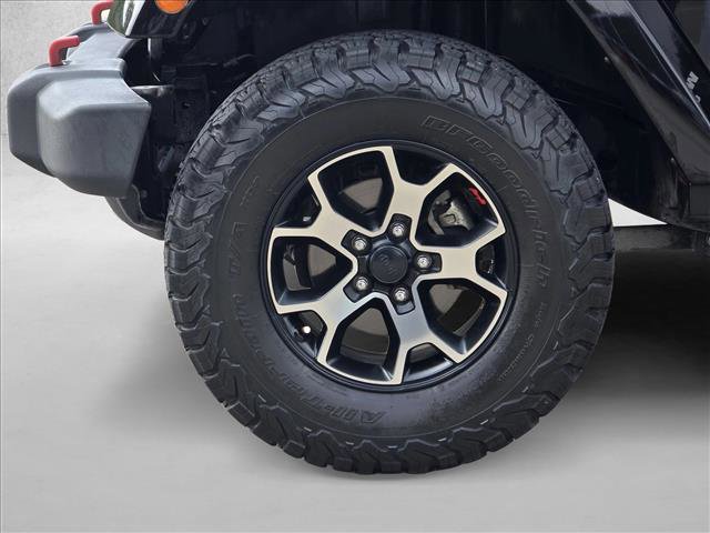 Used 2017 Jeep Wrangler Unlimited Rubicon w/ Connectivity Group AWD/4WD image 9