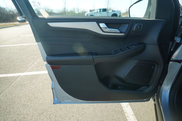 Used 2022 Ford Escape SEL w/ Technology Package image 14