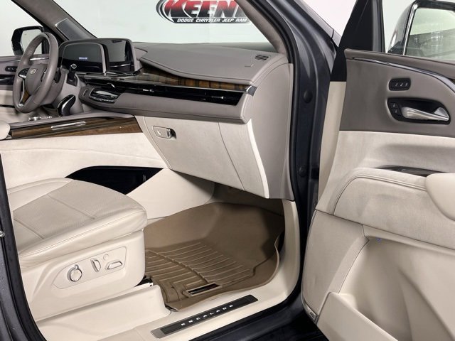 Used 2021 Cadillac Escalade ESV Premium Luxury Platinum image 30