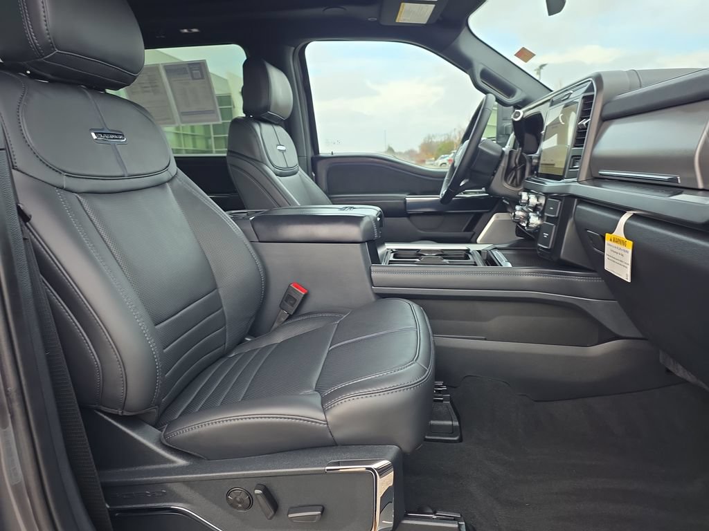 Used 2025 Ford F250 Platinum AWD/4WD image 23