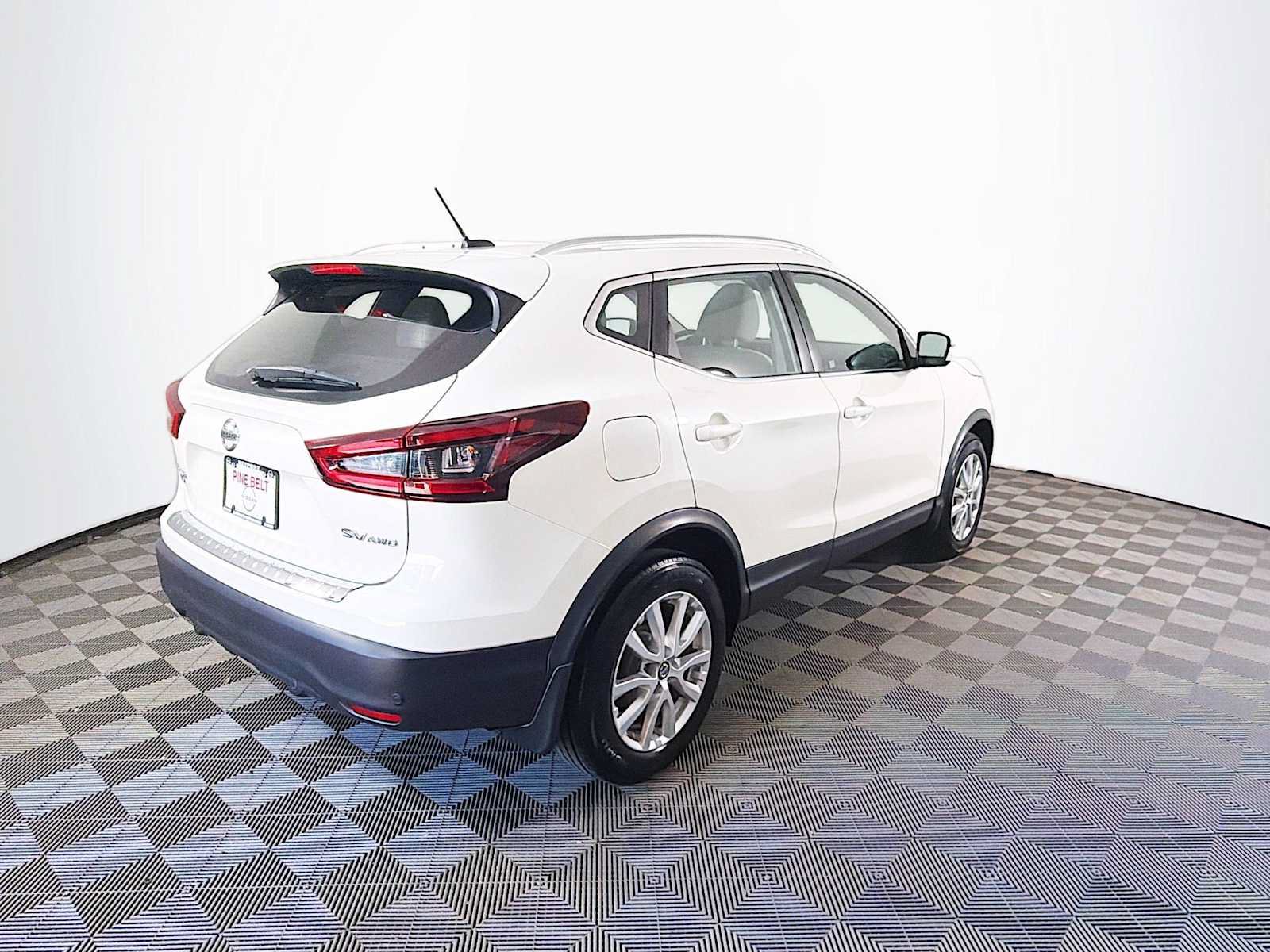Used 2020 Nissan Rogue Sport SV w/ All-Weather Package AWD/4WD image 4