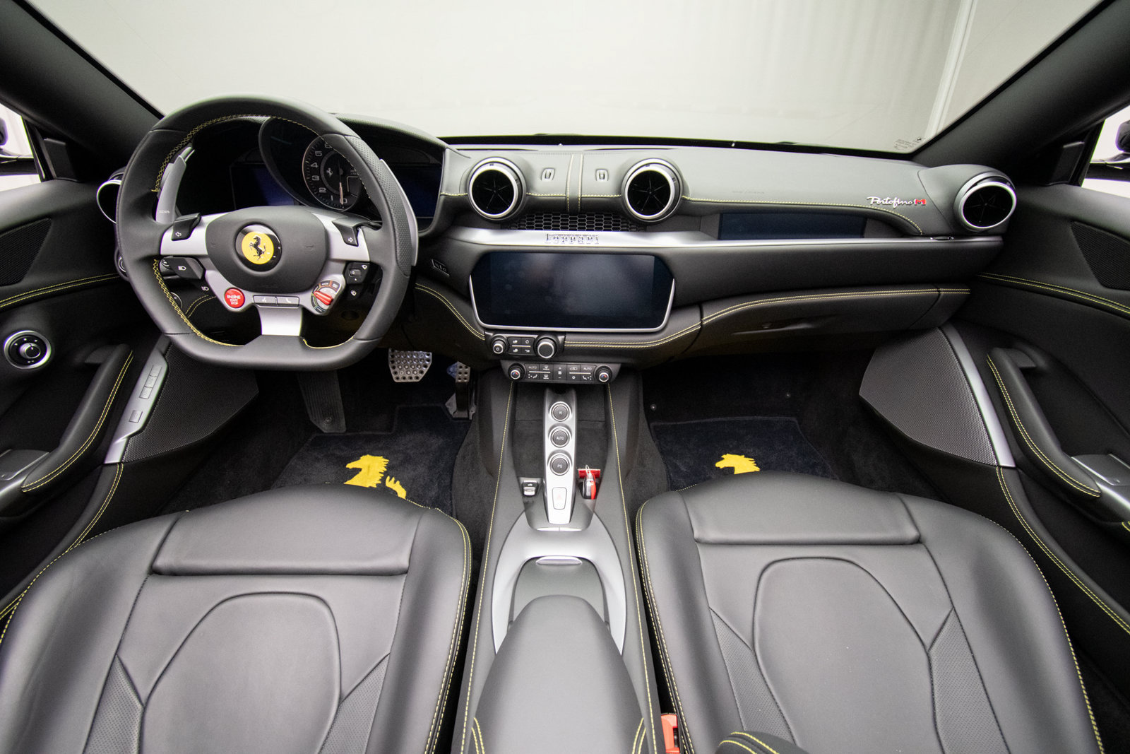 Used 2023 Ferrari Portofino M RWD image 18