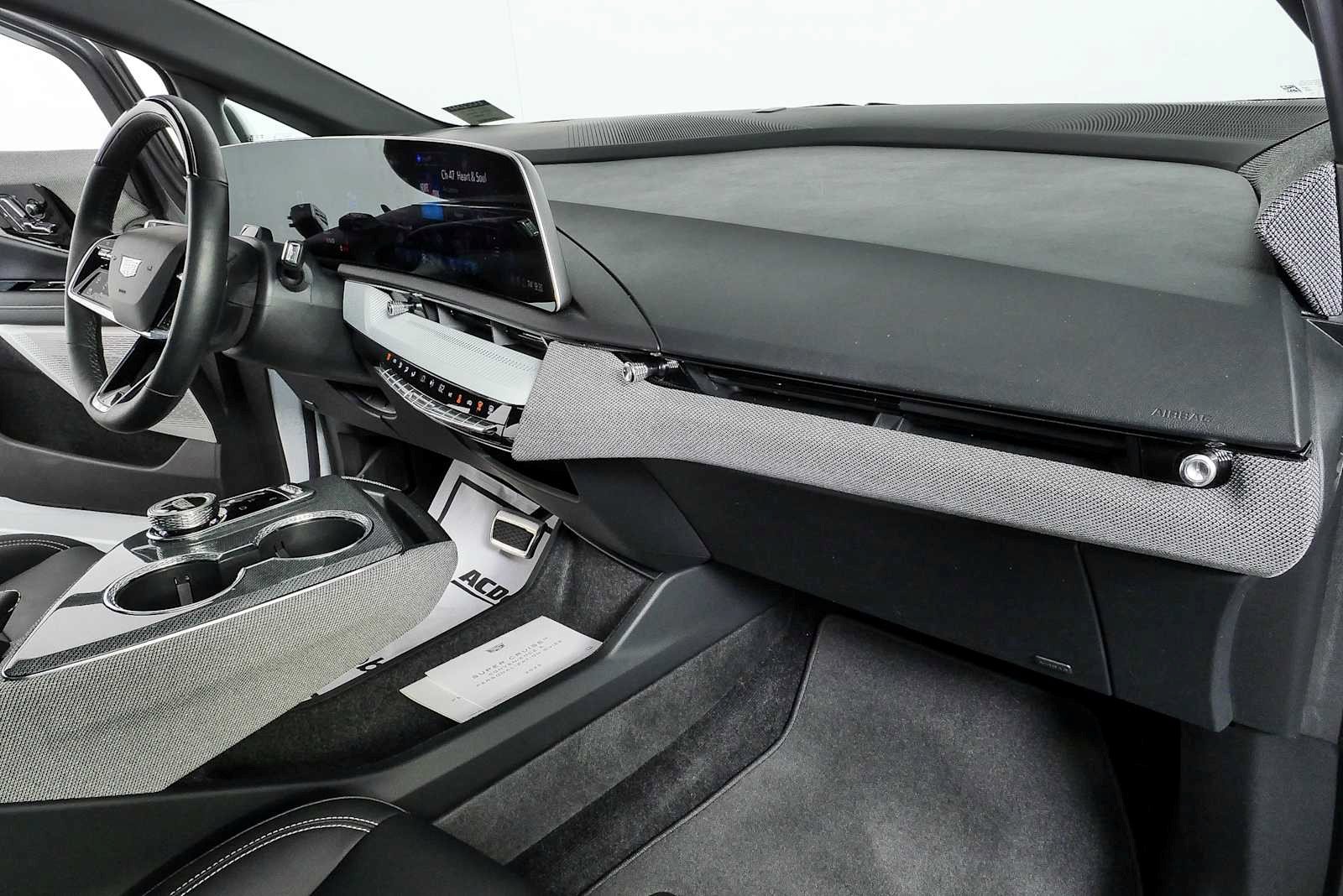 Certified 2025 Cadillac Optiq Luxury 1 AWD/4WD image 23