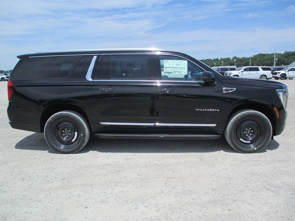 New 2026 GMC Yukon XL Elevation w/ Elevation Premium Package AWD/4WD image 3
