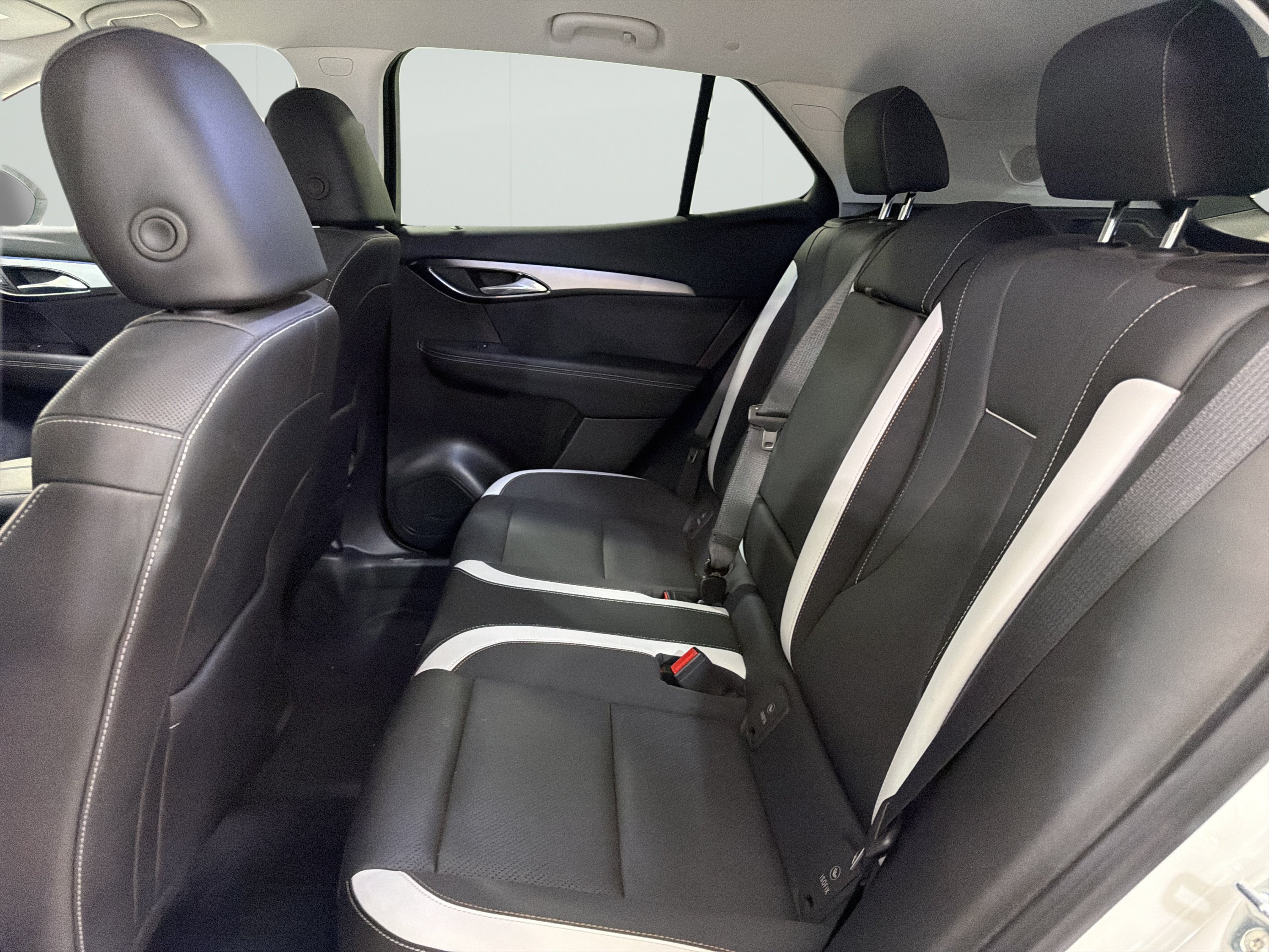 Used 2025 Buick Envision Sport Touring AWD/4WD image 10