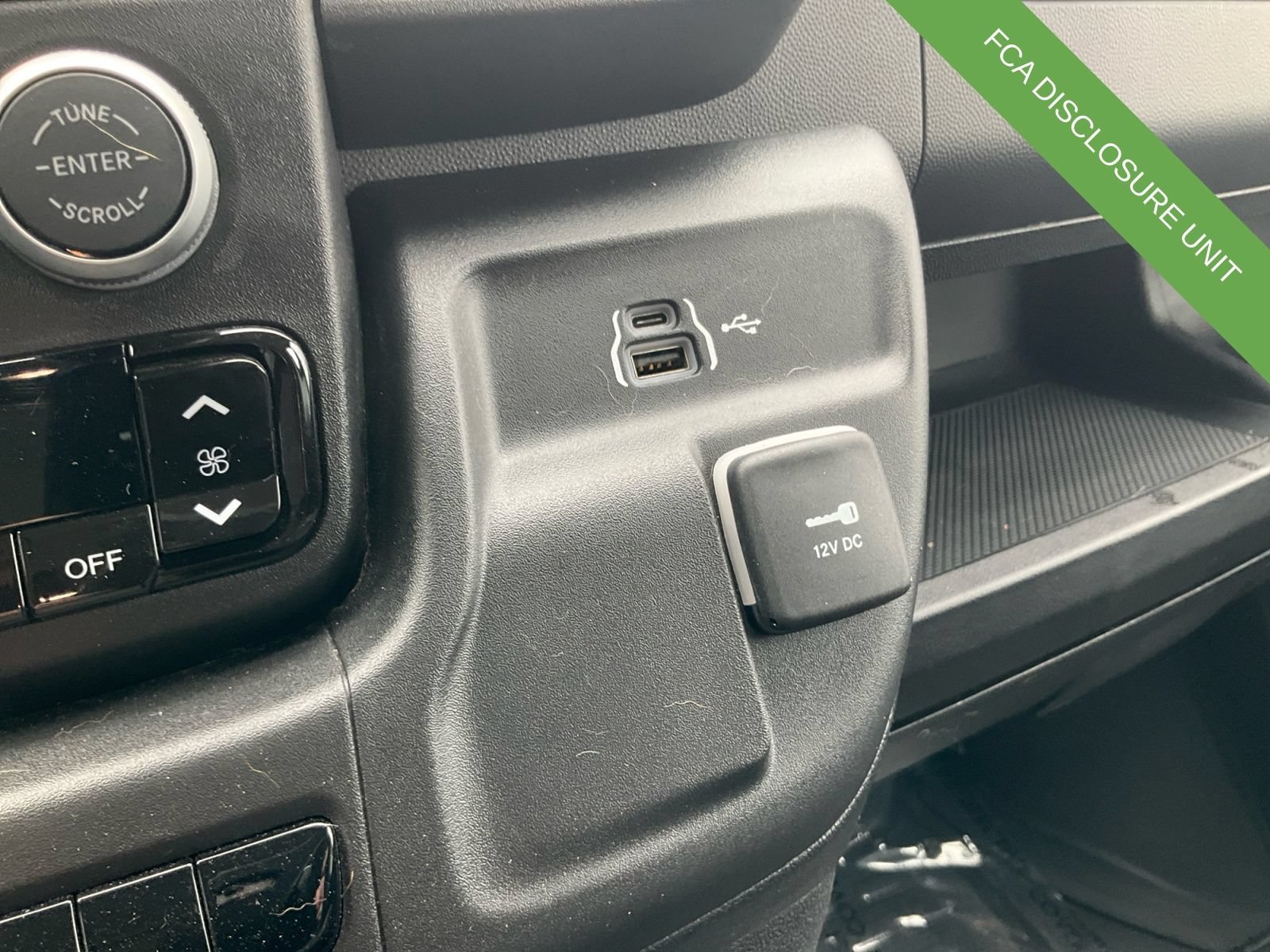Used 2025 RAM ProMaster 1500 w/ Convenience Group FWD image 23