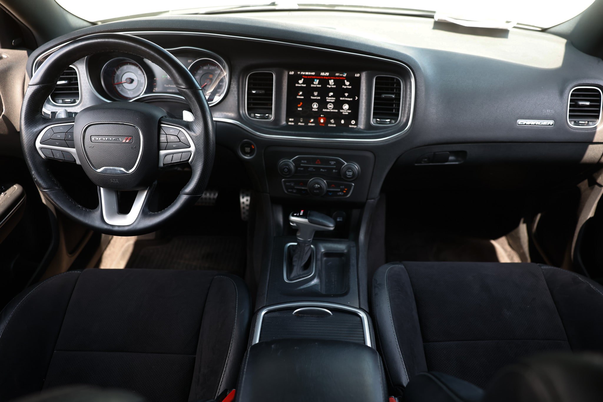 Used 2018 Dodge Charger R/T Scat Pack RWD image 2