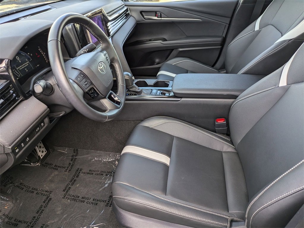 Used 2025 Toyota Camry SE image 24