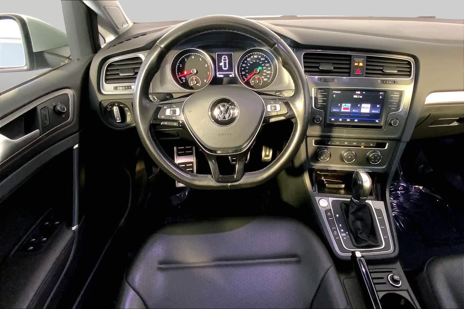 Used 2017 Volkswagen Golf Alltrack SE AWD/4WD image 6