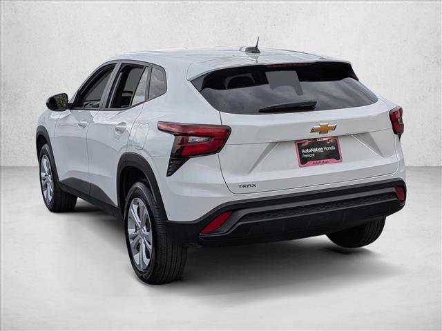 Used 2025 Chevrolet Trax LS image 8
