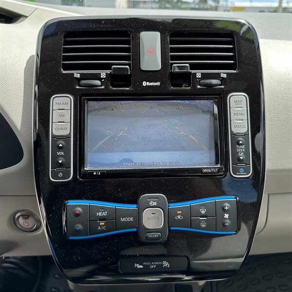 Used 2013 Nissan Leaf SV w/ LED & Quick Charge Pkg FWD image 10