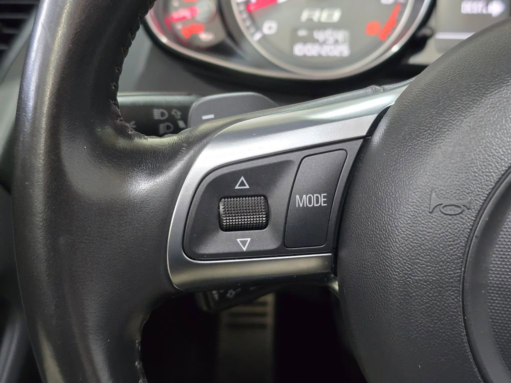 Used 2011 Audi R8 V8 w/ Convenience Pkg image 19