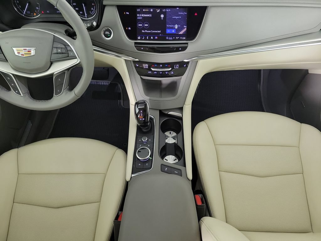 Certified 2022 Cadillac XT5 Premium Luxury FWD image 15