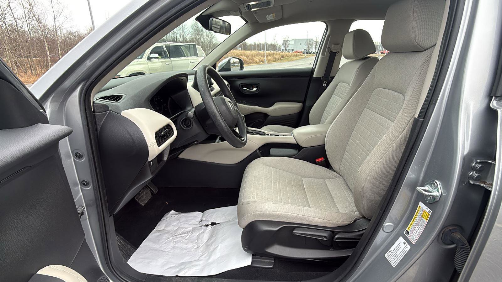 Used 2023 Honda HR-V LX image 26