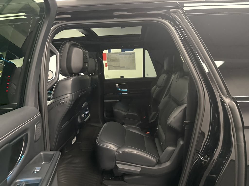 New 2026 Ford Expedition Max Platinum w/ Stealth Performance Package AWD/4WD image 30
