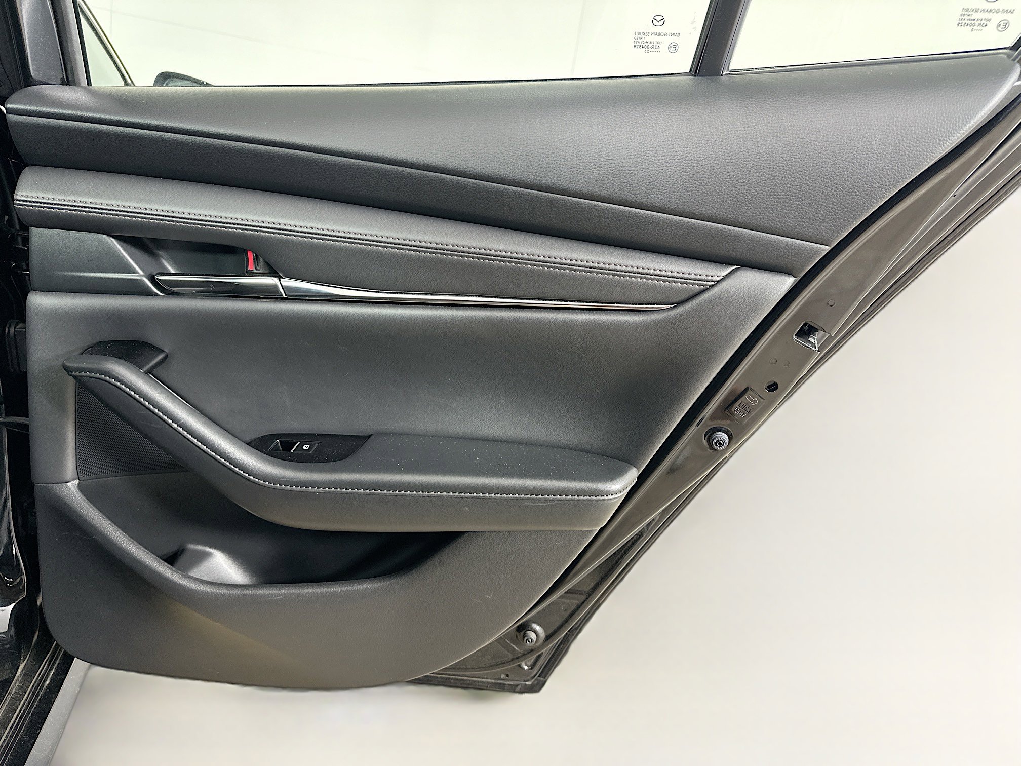 Used 2023 MAZDA MAZDA3 s FWD image 29