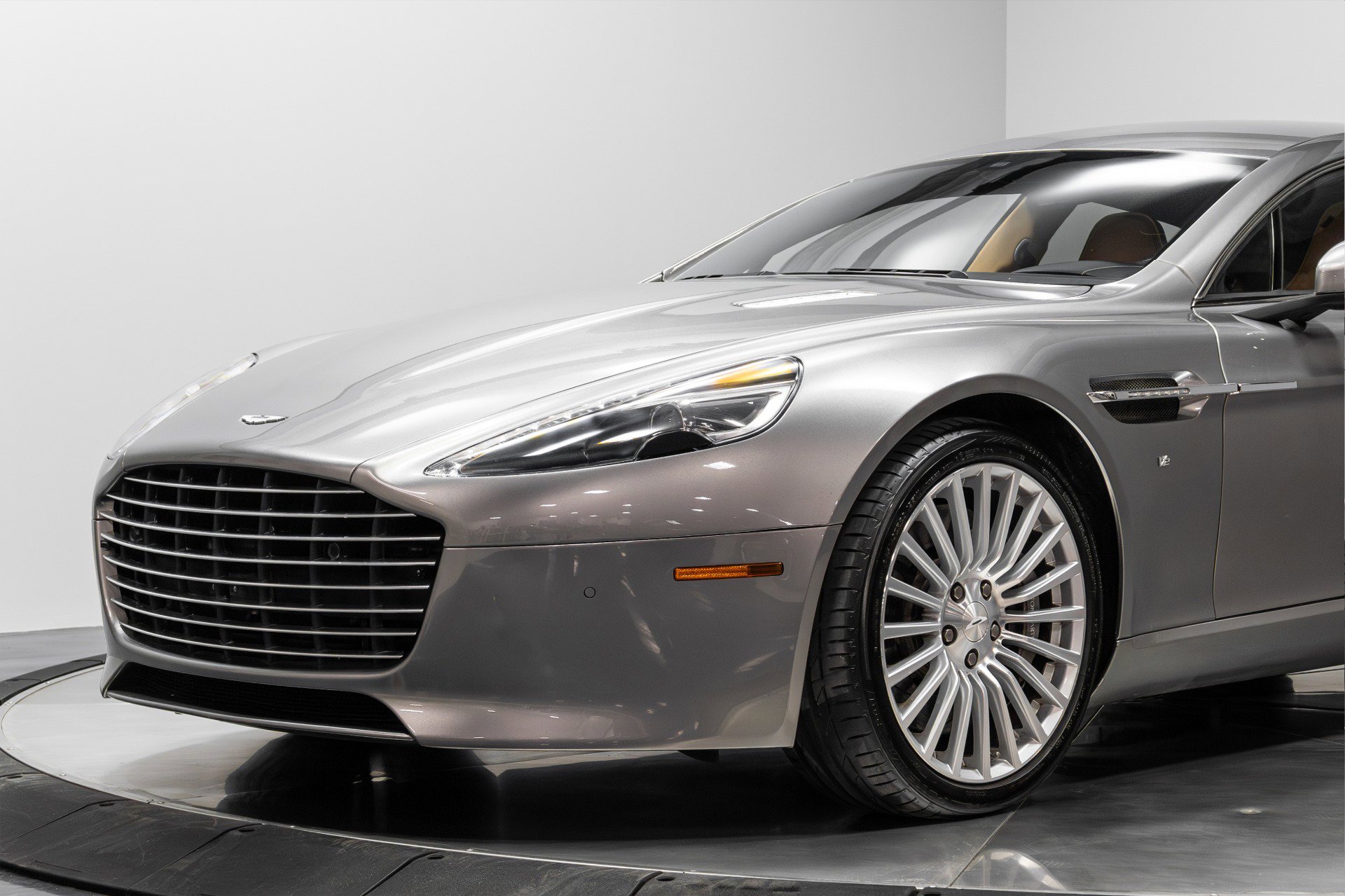 Used 2016 Aston Martin Rapide S image 4