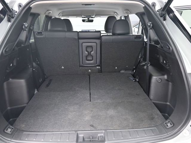 Used 2025 Mitsubishi Outlander SE image 31