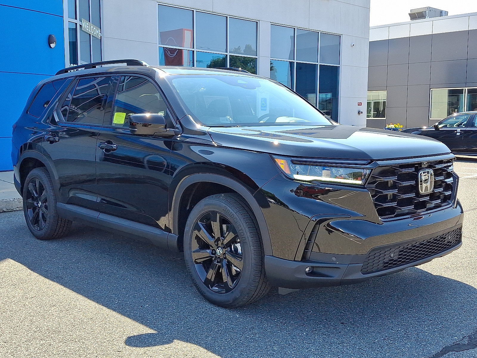 New 2025 Honda Pilot Black Edition image 2