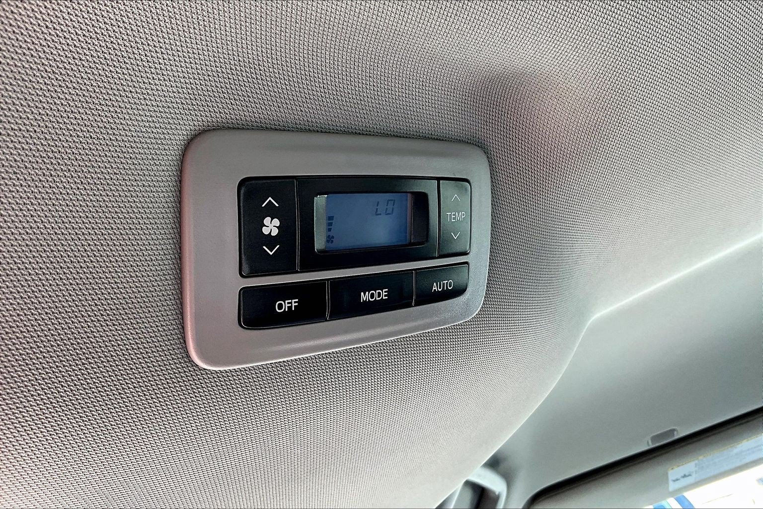 Used 2019 Toyota Sienna LE FWD image 19