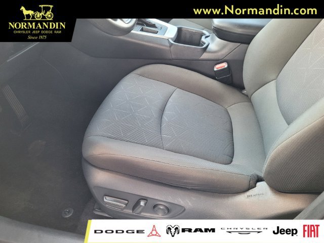 Used 2025 Toyota RAV4 XLE FWD image 17