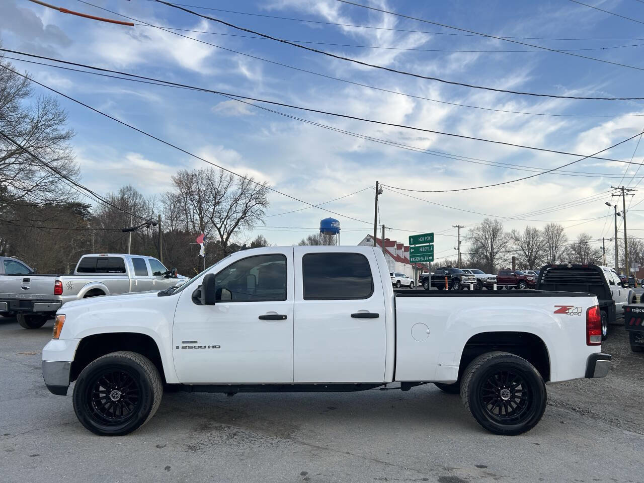Used 2007 GMC Sierra 2500 SLE w/ Z71 Off-Road Package image 10