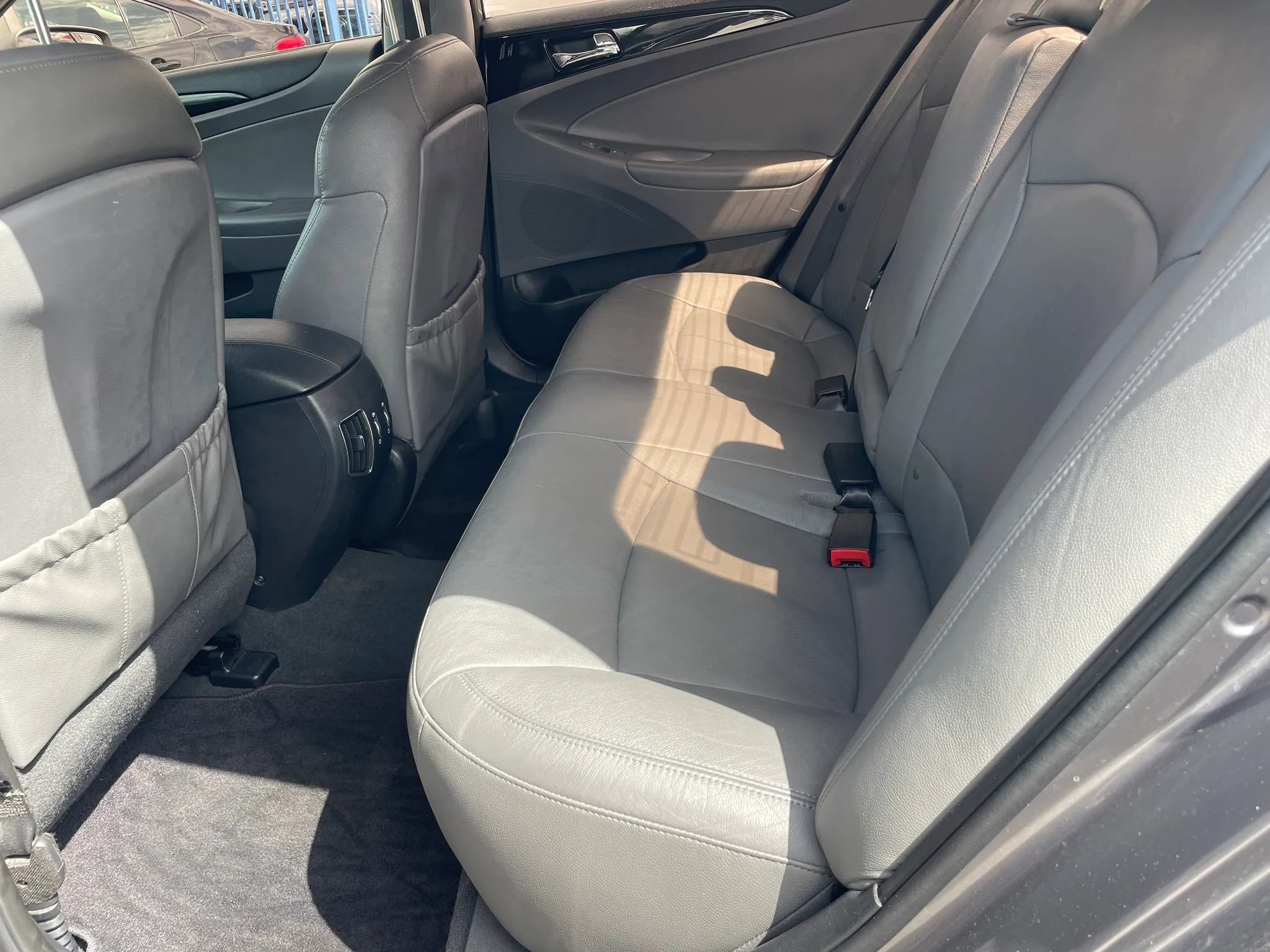 Used 2011 Hyundai Sonata Limited FWD image 11