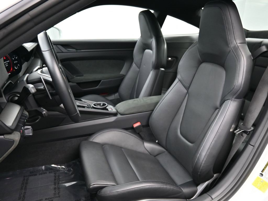 Used 2024 Porsche 911 Carrera GTS image 4