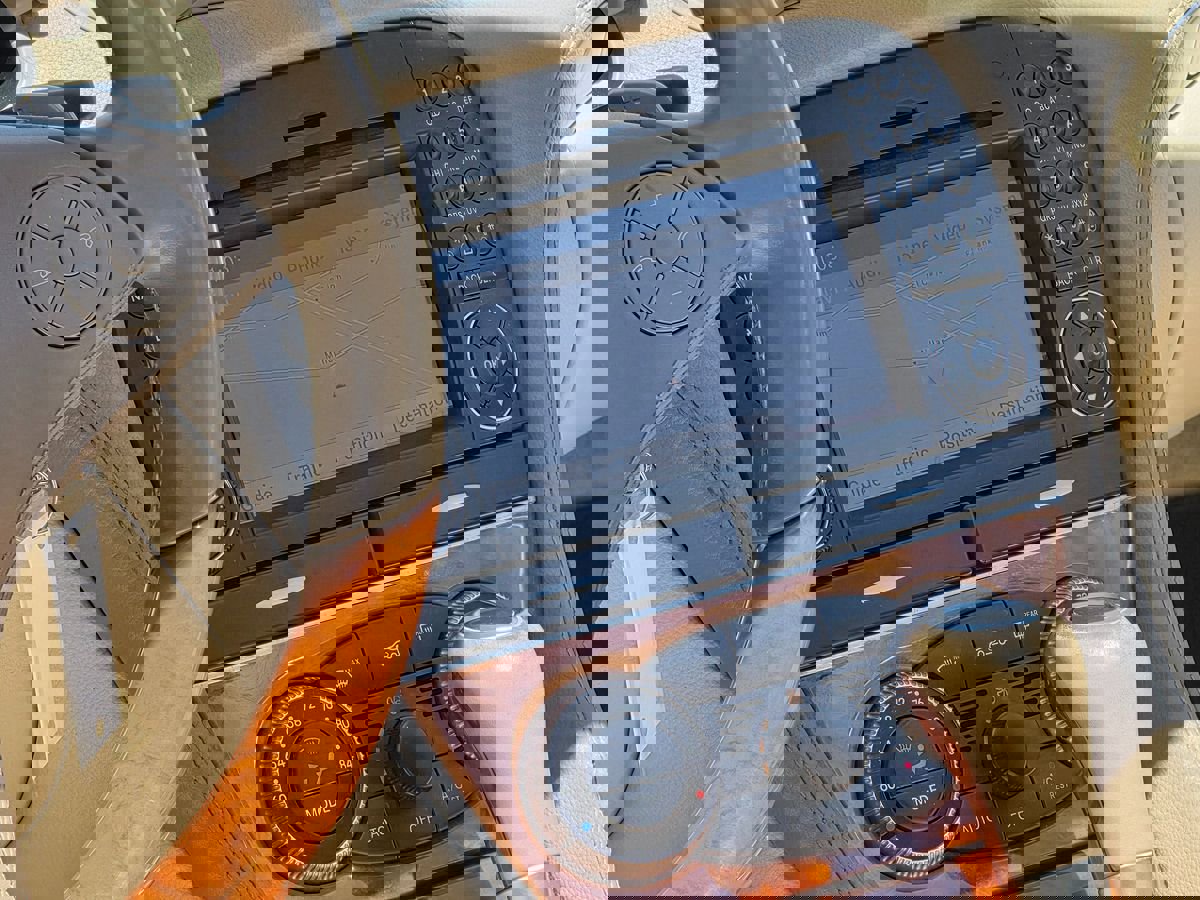 Used 2012 Mercedes-Benz SL 550 image 24